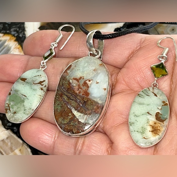 Chrysoprase Pendant & Earrings Set - Picture 10 of 17